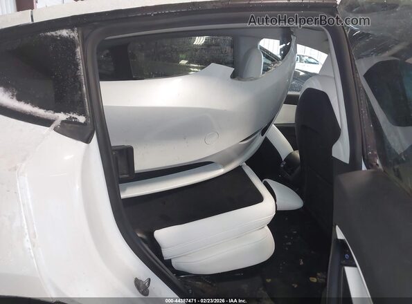 5YJYGDEE4LF049721 2020 TESLA MODEL Y White Rear seats view