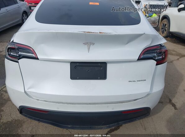 5YJYGDEE6MF231468 2021 TESLA MODEL Y White Widok wnętrza z tyłu