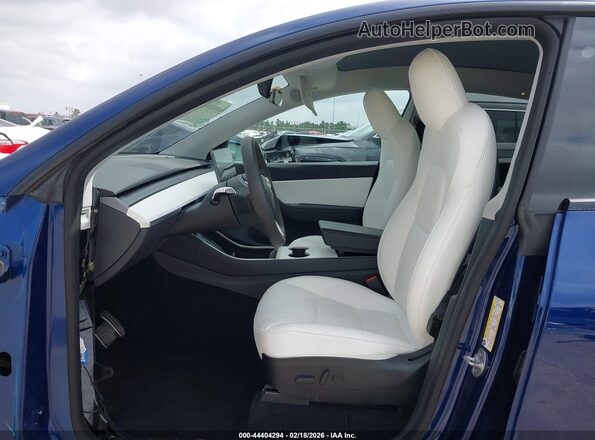 5YJYGDEE8LF021033 2020 TESLA MODEL Y Blue Vista interior delantera