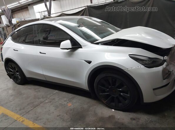 5YJYGDEEXLF055989 2020 TESLA MODEL Y White Vista interior trasera