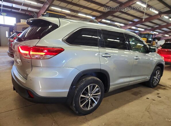5TDJGRFH7HS026430 2017 TOYOTA HIGHLANDER HYBRID Silver 