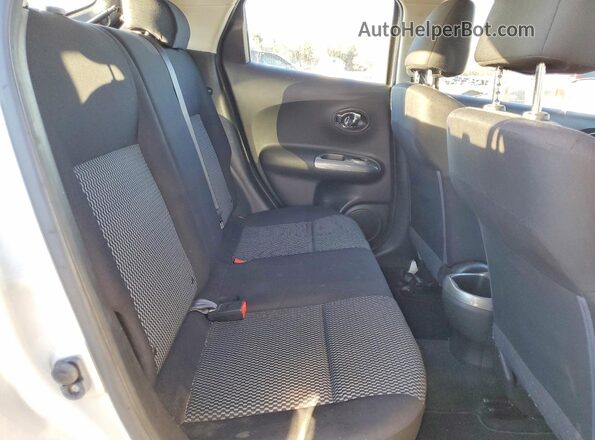 JN8AF5MR2GT608642 2016 NISSAN JUKE Silver Սալոնի հետևի տեսք