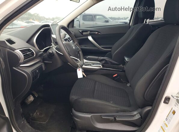 JA4AT4AA8JZ069195 2018 MITSUBISHI ECLIPSE Белый Вид панели приборов