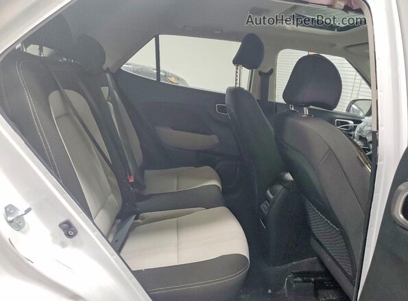 KMHRC8A38SU353034 2025 HYUNDAI VENUE Белый Вид задней части салона