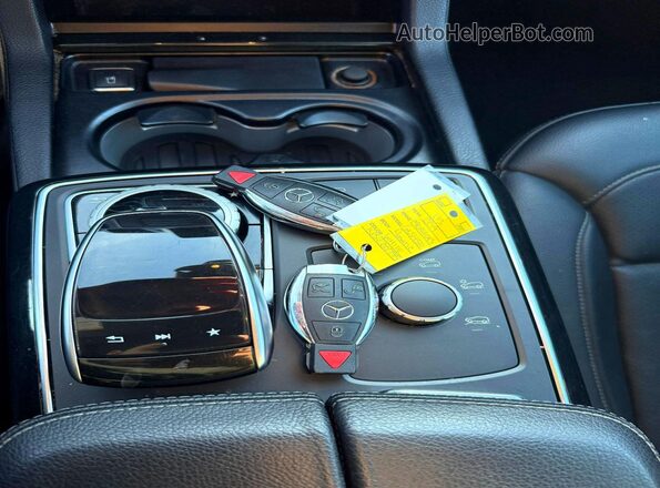 4JGDF6EE9KB220795 2019 MERCEDES-BENZ GLS White Instrument cluster view