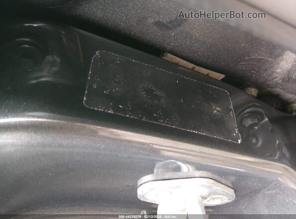 6G3F25RW9HL305342 2017 CHEVROLET SS Gray Вид підкапотного простору