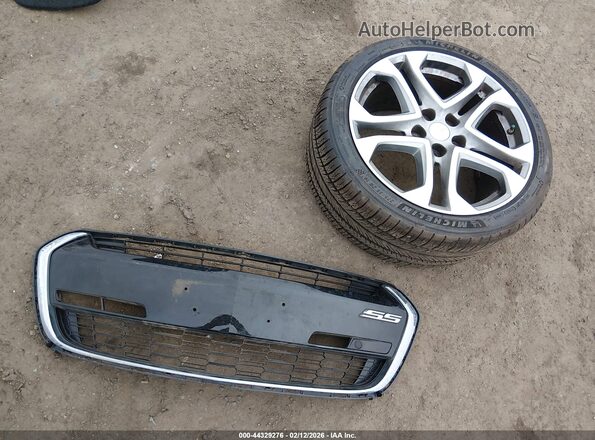 6G3F25RW9HL305342 2017 CHEVROLET SS Gray Вид панелі приладів