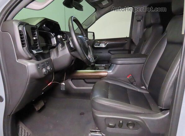 3GCUDFE82RG366901 2024 CHEVROLET ALL MODELS Gray Հետևի նստատեղերի տեսք
