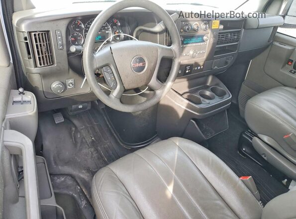1GTW7AFP4P1111896 2023 GMC SAVANA White Vista del cuadro de instrumentos
