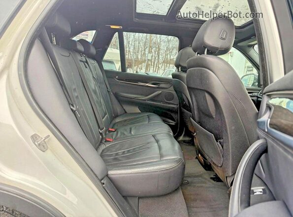 5UXKR0C52J0Y02782 2018 BMW X5 White 