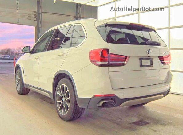 5UXKR0C52J0Y02782 2018 BMW X5 White 