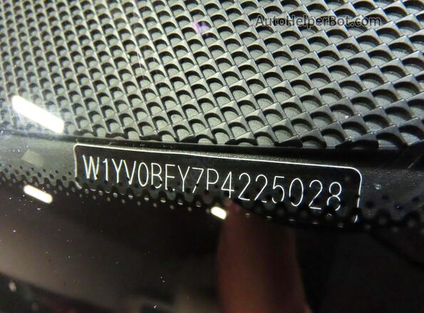 W1YV0BEY7P4225028 2023 MERCEDES-BENZ METRIS White Widok wnętrza z tyłu