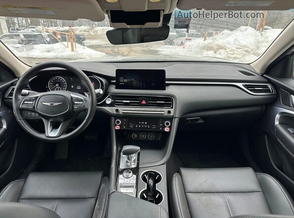 KMTG34SC9SU149489 2025 GENESIS G70 Gray Widok wnętrza z przodu