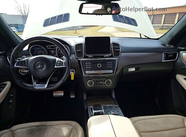 4JGDF7FE7HA788322 2017 MERCEDES-BENZ GLS-CLASS Red Հետևի նստատեղերի տեսք