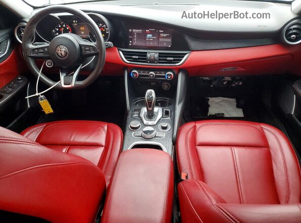 ZARFAMAN3M7649027 2021 ALFA ROMEO GIULIA White Вид щитка приладів