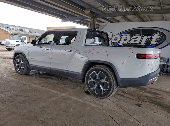 7FCTGAAA2PN000420 2023 RIVIAN R1T White 