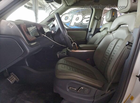 7FCTGAAA2PN000420 2023 RIVIAN R1T White 