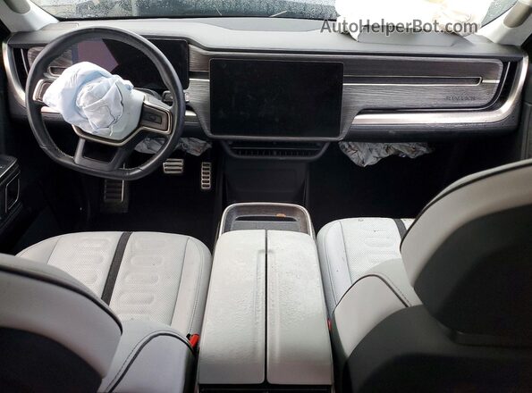 7FCTGAAA4PN001004 2023 RIVIAN R1T Gray Առջևի վահանակի տեսք