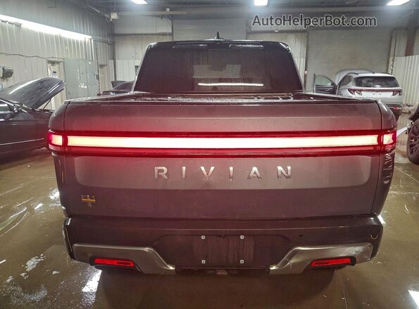 7FCTGAAA5RN032328 2024 RIVIAN R1T Серый Вид сзади