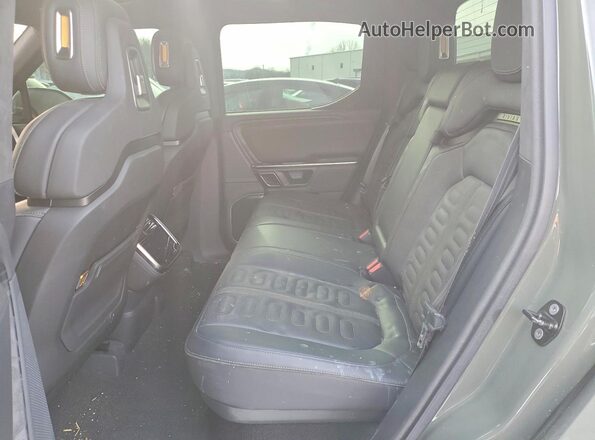 7FCTGAAL8NN016331 2022 RIVIAN R1T Green Vista de los asientos traseros