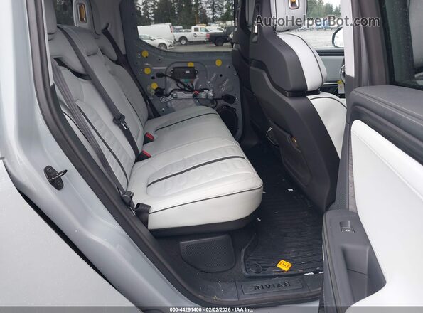 7FCTGBAA4RN031306 2024 RIVIAN R1T Gray Widok naklejki z numerem VIN