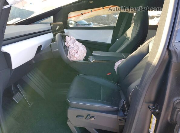 7G2CEHED2RA039139 2024 TESLA CYBERTRUCK Black წინა სალონის ხედი