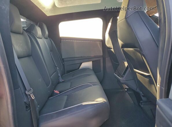 7G2CEHED2SA074365 2025 TESLA CYBERTRUCK Silver Vista de los asientos traseros