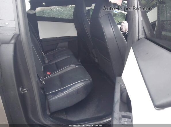 7G2CEHED4RA020947 2024 TESLA CYBERTRUCK Gray Widok naklejki z numerem VIN