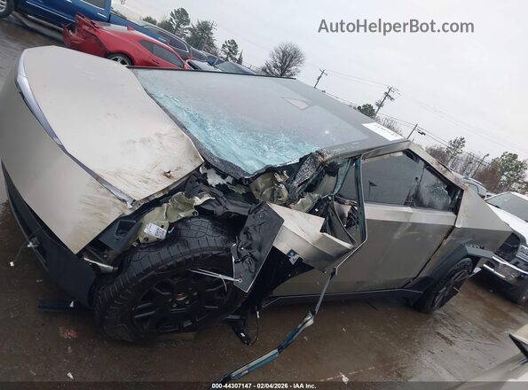 7G2CEHED4RA020947 2024 TESLA CYBERTRUCK Gray Widok wnętrza 360 stopni