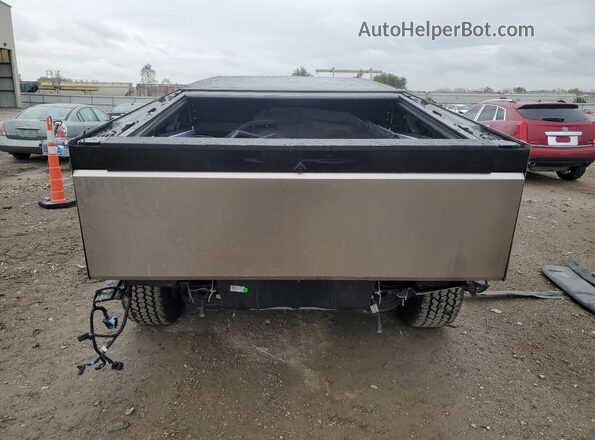7G2CEHED5RA051186 2024 TESLA CYBERTRUCK Tan Widok z tyłu