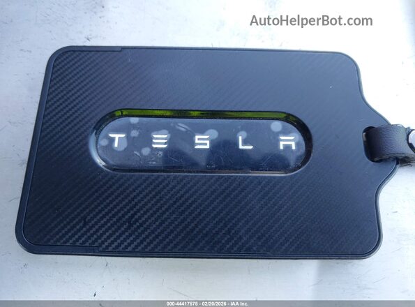 7G2CEHED6RA050130 2024 TESLA CYBERTRUCK Orange Vista del salpicadero