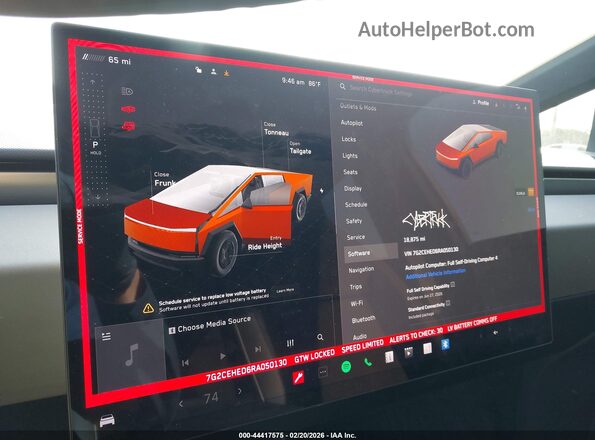 7G2CEHED6RA050130 2024 TESLA CYBERTRUCK Orange Vista de los asientos traseros