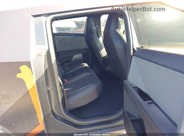 7G2CEHED6RA050130 2024 TESLA CYBERTRUCK Orange Vista de la etiqueta del VIN
