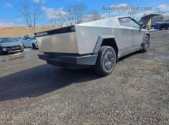 7G2CEHED7RA048483 2024 TESLA CYBERTRUCK Серебряный Передняя правая четверть