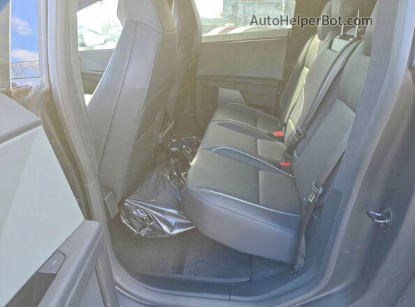 7G2CEHED7RA048483 2024 TESLA CYBERTRUCK Серебряный Вид подкапотного пространства