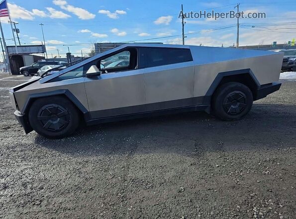 7G2CEHED7RA048483 2024 TESLA CYBERTRUCK Серебряный 