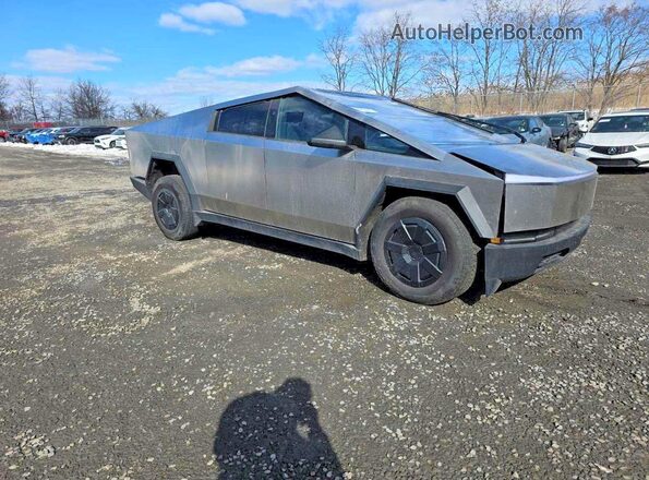 7G2CEHED7RA048483 2024 TESLA CYBERTRUCK Серебряный Задняя правая четверть
