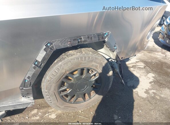 7G2CEHED9RA008583 2024 TESLA CYBERTRUCK Gray 