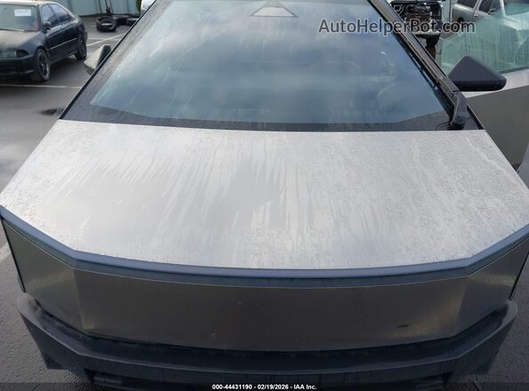 7G2CEHED9RA017042 2024 TESLA CYBERTRUCK Silver Вид ззаду