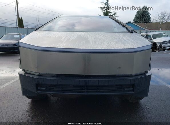 7G2CEHED9RA017042 2024 TESLA CYBERTRUCK Silver Вид щитка приладів
