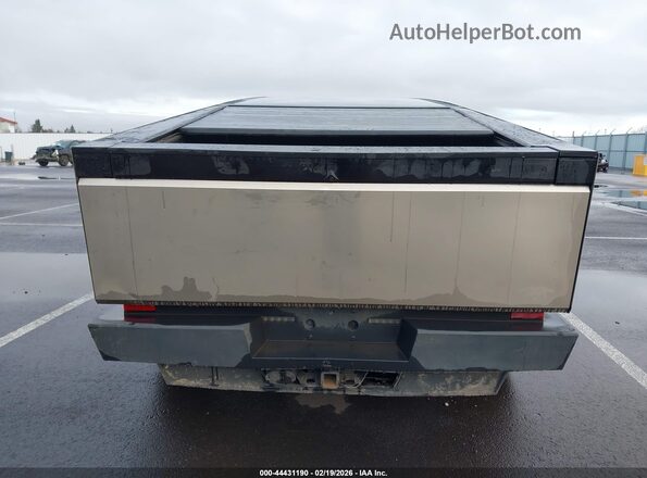 7G2CEHED9RA017042 2024 TESLA CYBERTRUCK Silver 