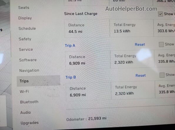 7G2CEHED9RA032270 2024 TESLA CYBERTRUCK Silver Widok zestawu wskaźników