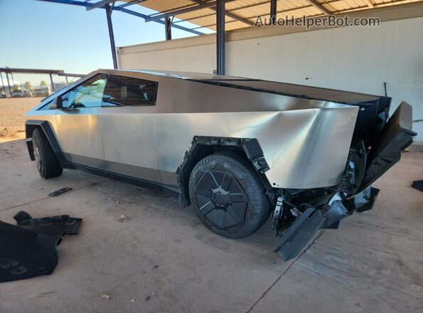7G2CEHED9RA032270 2024 TESLA CYBERTRUCK Silver Tył lewy