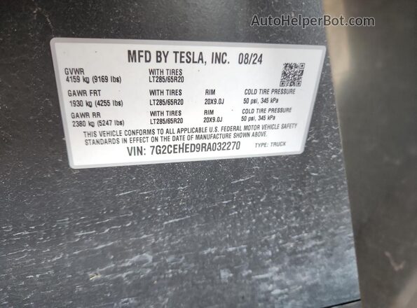 7G2CEHED9RA032270 2024 TESLA CYBERTRUCK Silver Widok komory silnika