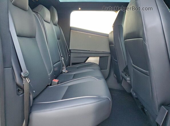 7G2CEHEDXRA037588 2024 TESLA CYBERTRUCK Black Vista interior trasera
