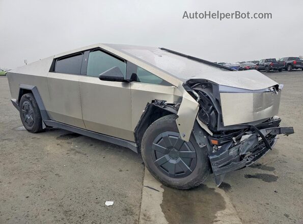 7G2CEHEDXSA070628 2025 TESLA CYBERTRUCK Silver Передня права чверть