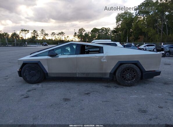 7G2CEHEE1RA035317 2024 TESLA CYBERTRUCK Silver Вид задньої частини салону