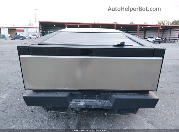 7G2CEHEE1RA035317 2024 TESLA CYBERTRUCK Silver 