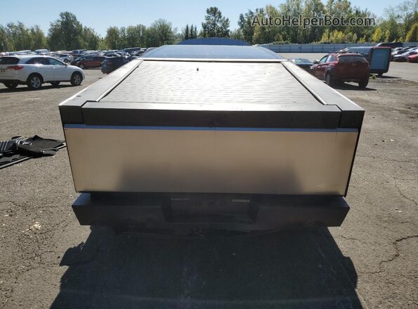 7G2CEHEE4RA036963 2024 TESLA CYBERTRUCK Серебряный Вид сзади