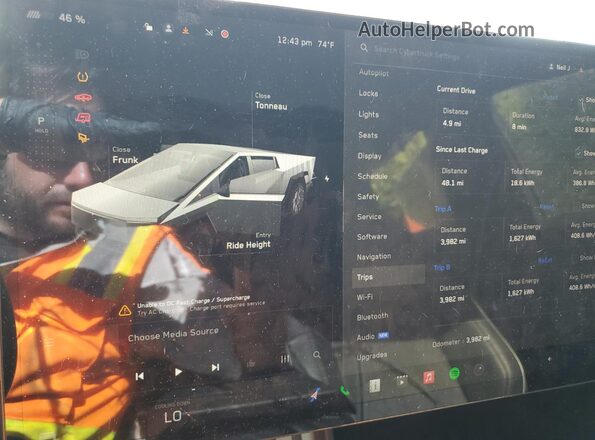 7G2CEHEE4RA036963 2024 TESLA CYBERTRUCK Серебряный Вид щитка приборов